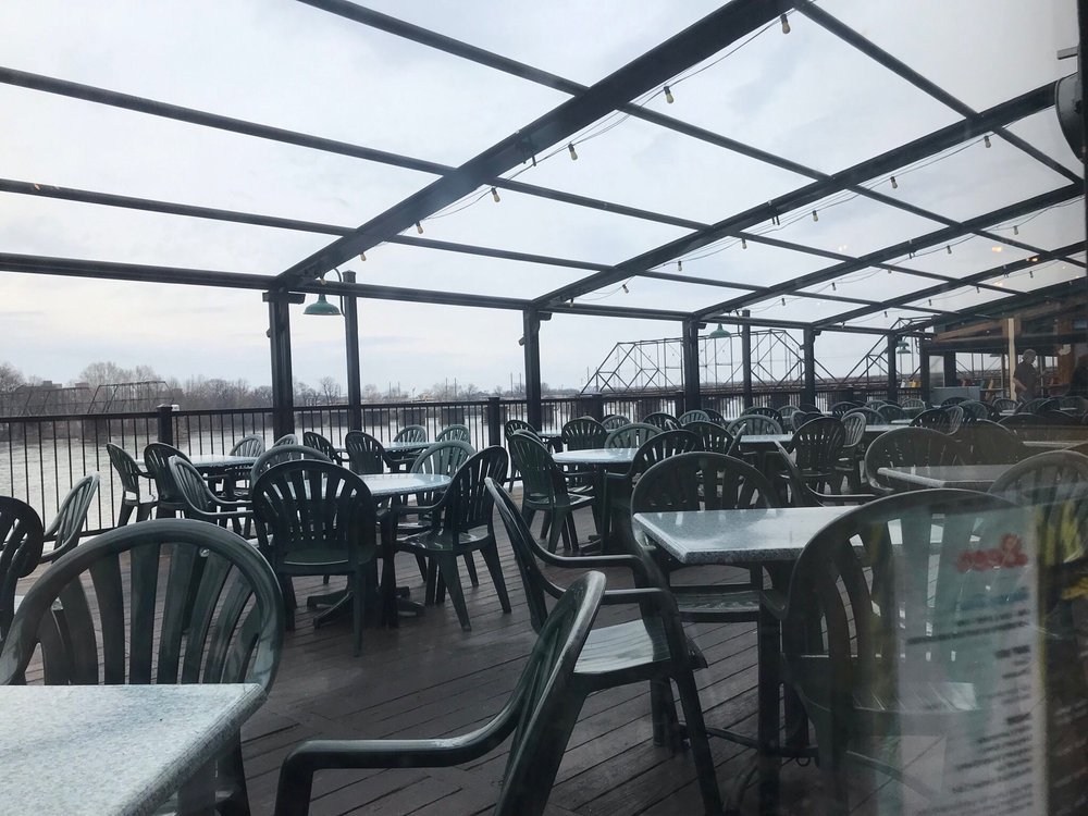 Duke's Bar & Grille - Riverside