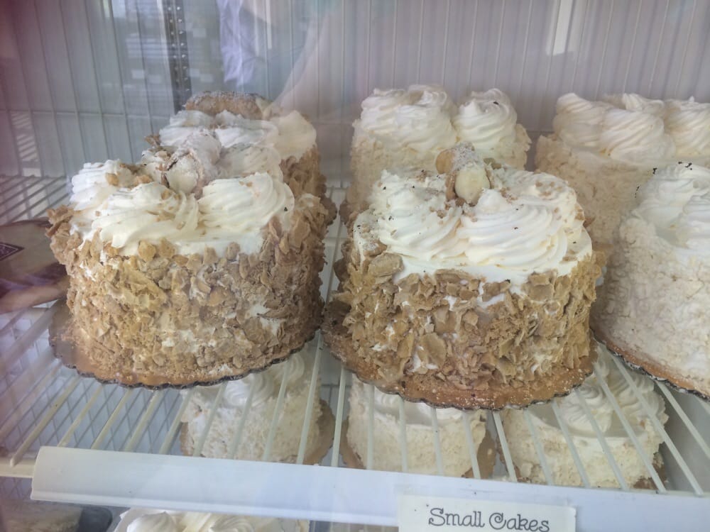 Cannoli cakes ) Yelp