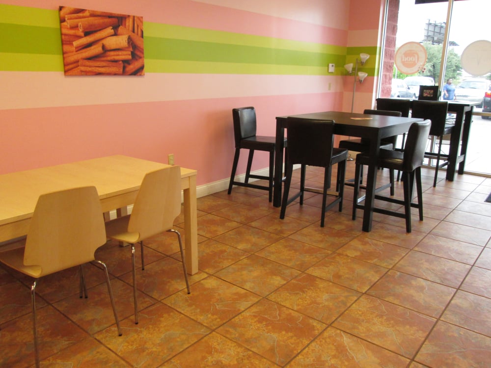 Smallcakes 16 Photos & 15 Reviews Cupcakes 4701 SW College Rd