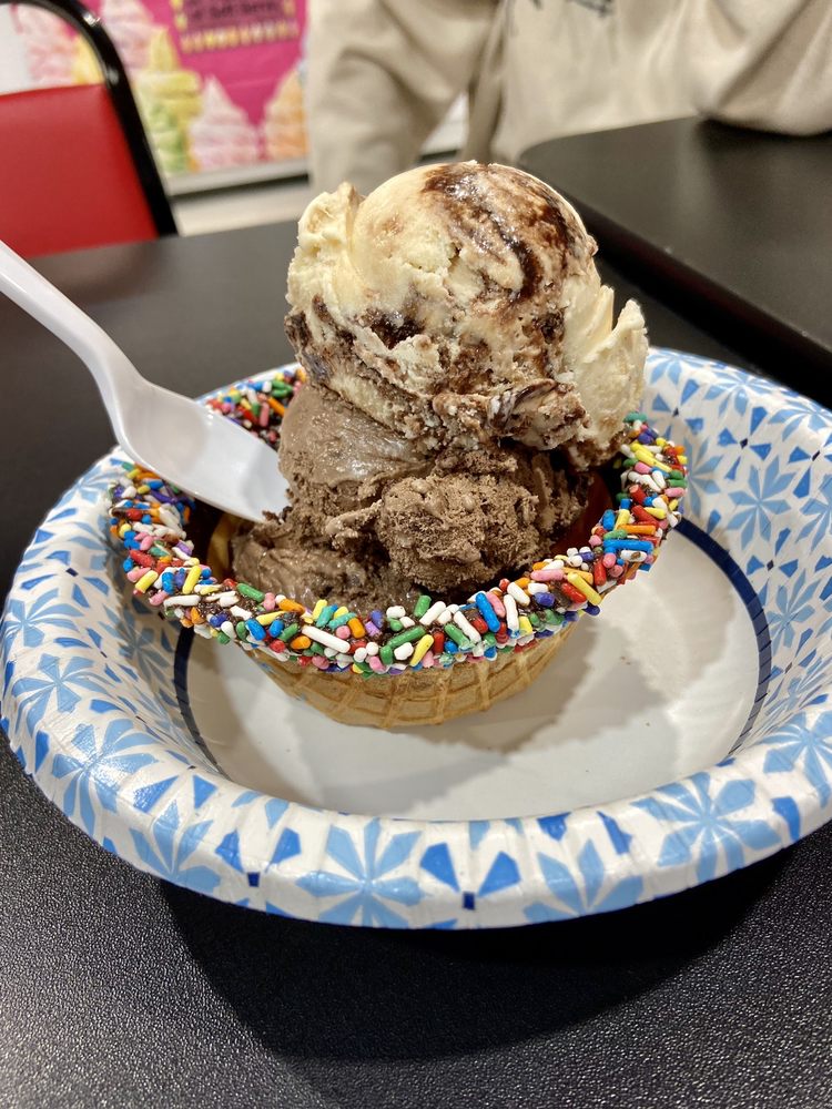 Dinky's Ice Cream Parlor & Grill