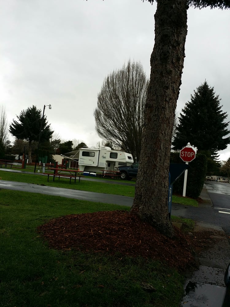 Jantzen Beach Rv Park 51 Reviews Campgrounds 1503 N Hayden Island