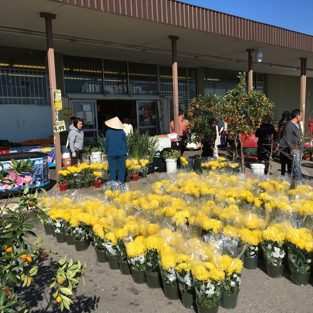 Truong Nguyen Market
