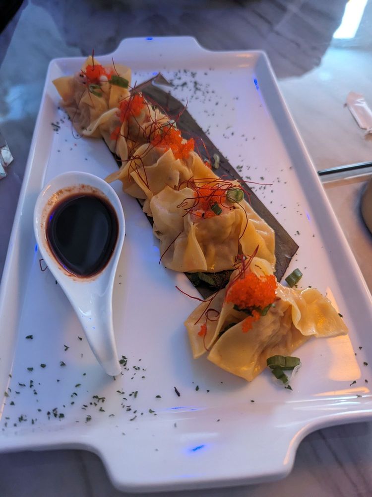 Lilli Restaurant and Bar
