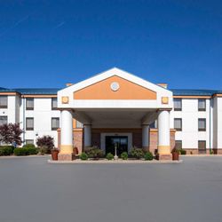 Quality Inn Suites Arnold St Louis 18 Photos Hotels 3610 Photo Of Quality Inn Suites Arnold St Louis Mo United