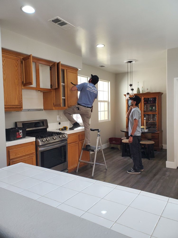 Tonaya's Custom Cabinets