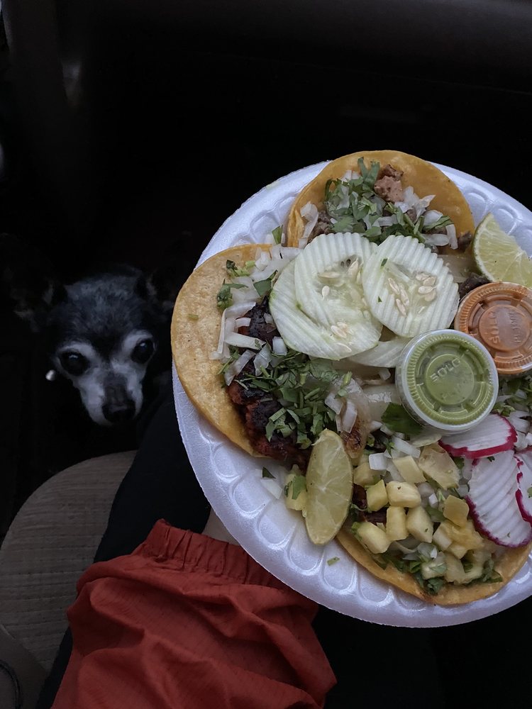 Ever's Tacos & Burgers 3