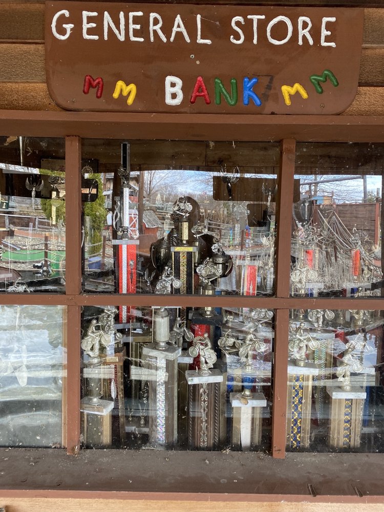 Ascot Park, Kingston Roadtrippers