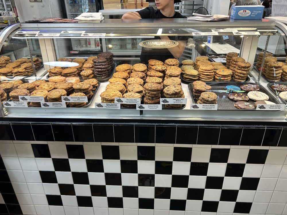 Famous 4th Street Cookie - Ridge Avenue