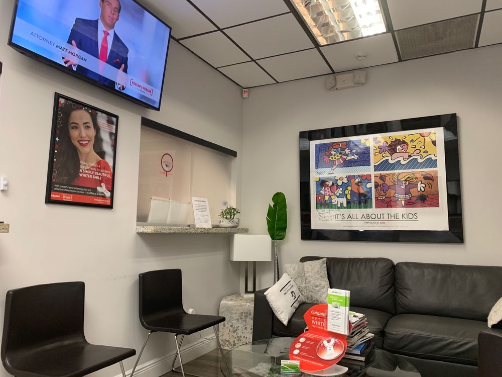 image of business Carlos R Fiallo, DMD