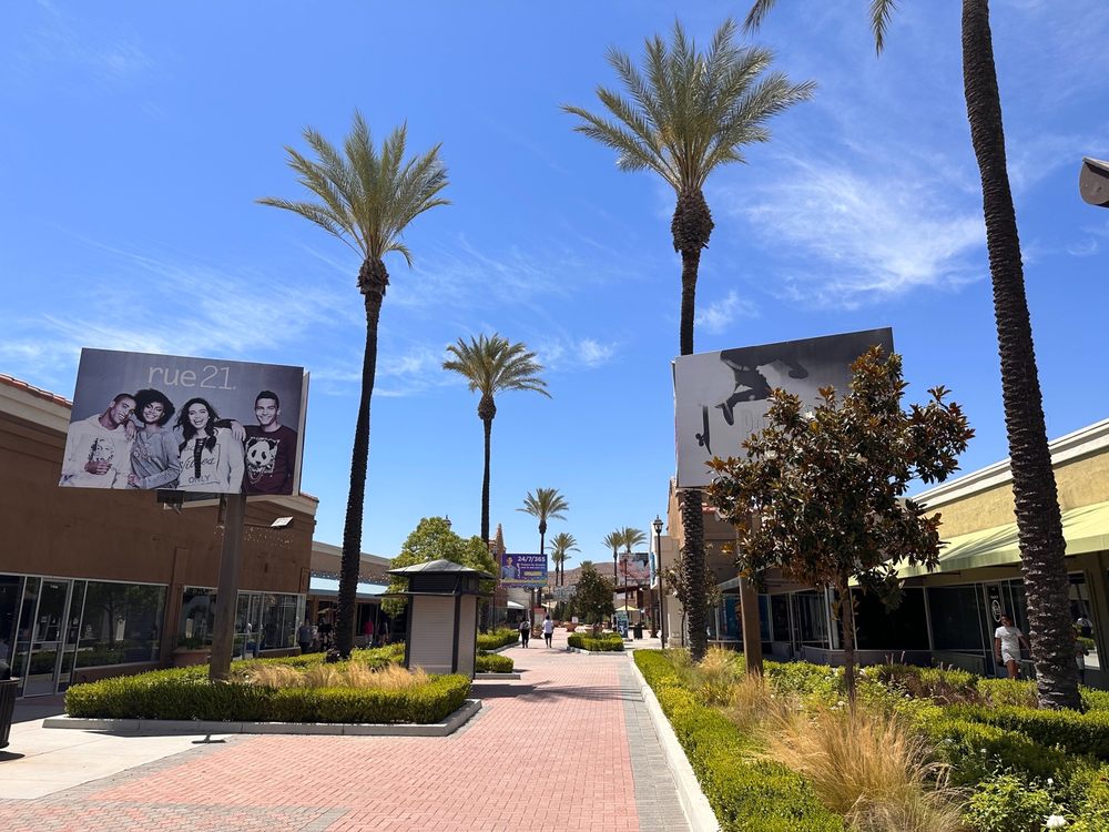 Outlets At Lake Elsinore