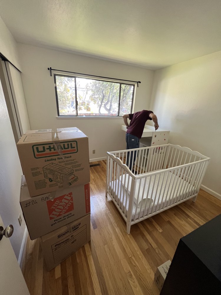 2 Skinny Movers