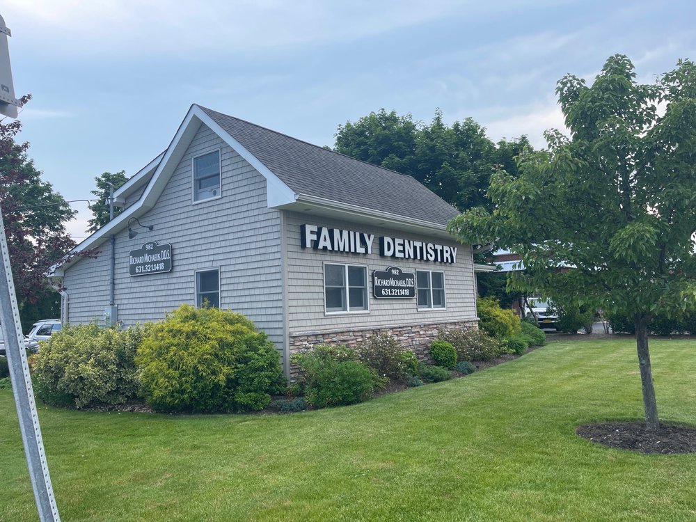 image of business Michaelis W Richard, DDS