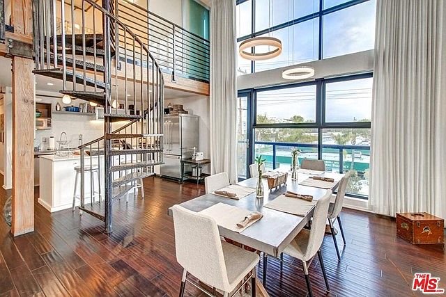 GG Coastal Living