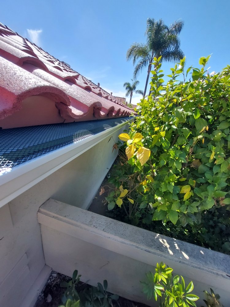 D A Rain Gutters