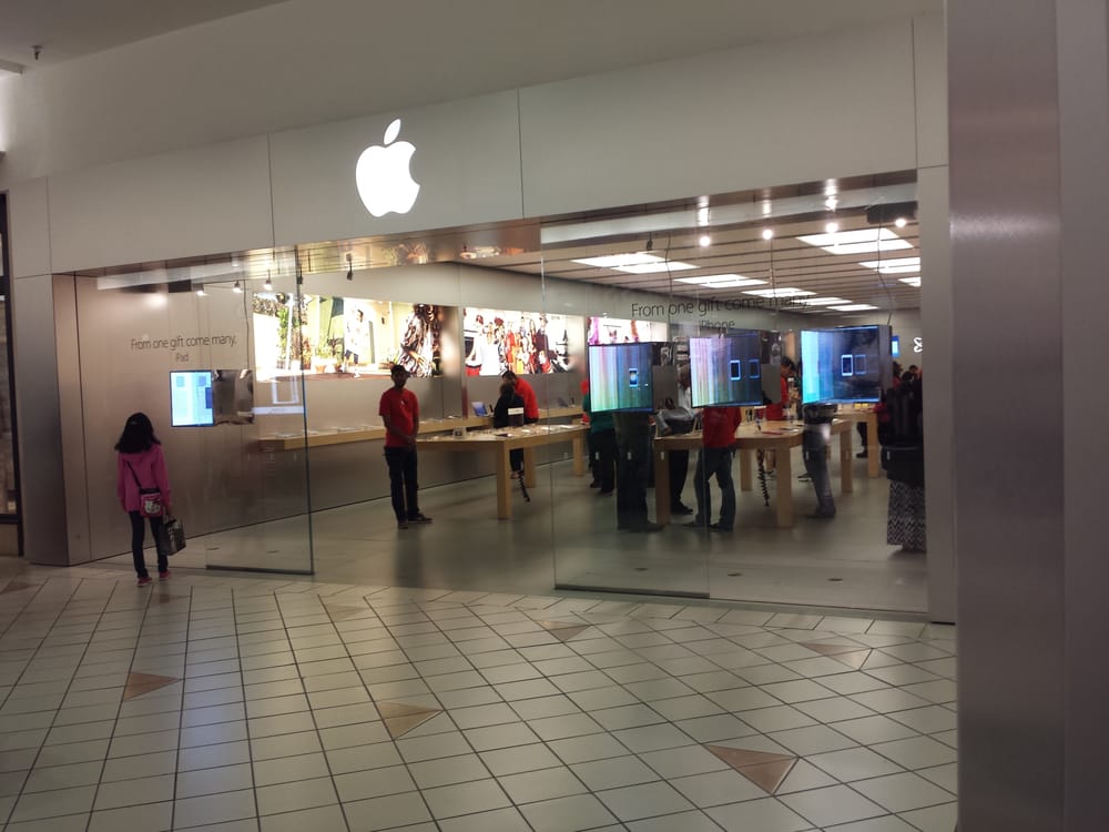 nearest apple computer store