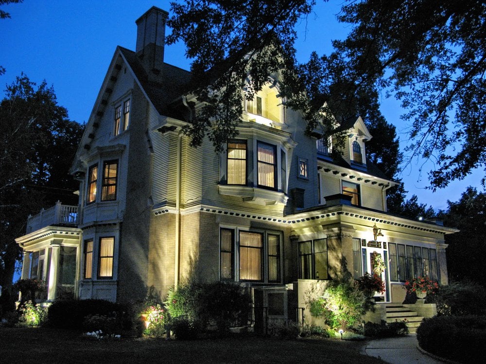 Honeybee Inn Bed & Breakfast 10 Photos Hotels 611 E Walnut St