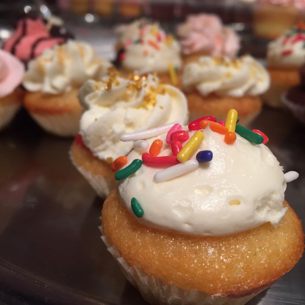 Gobble Cakes 43 Photos & 29 Reviews Cupcakes 145 College Ave