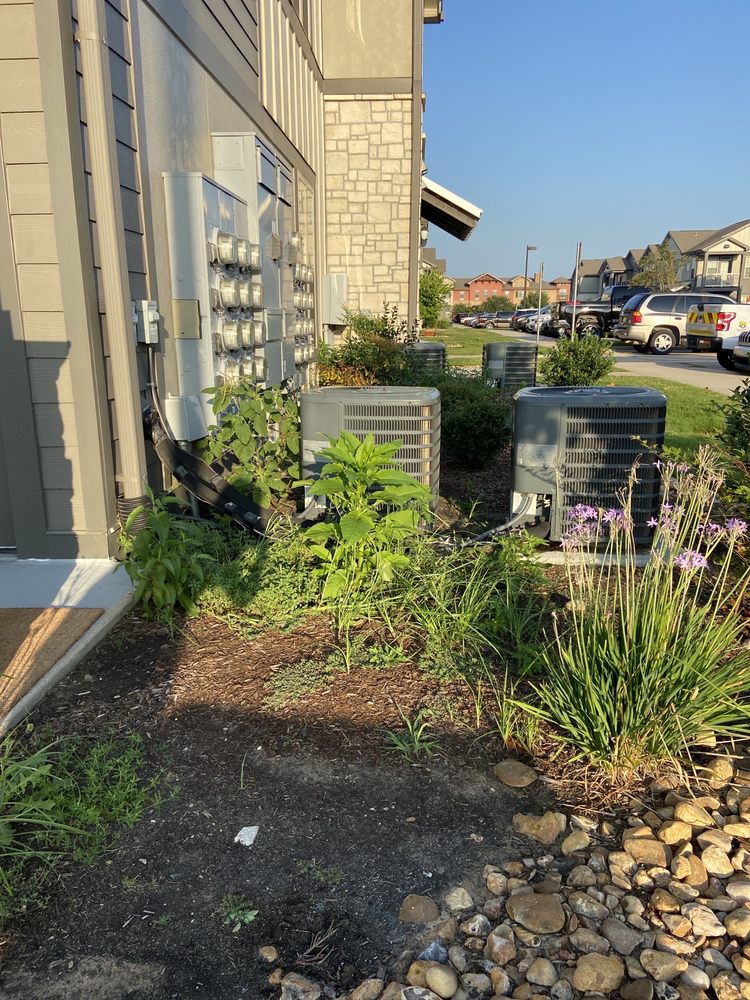 Flora 4050 Apartment Homes