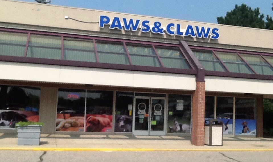 Paws & Claws Grand Rapids Pet Groomers 6433 28th St SE, Grand