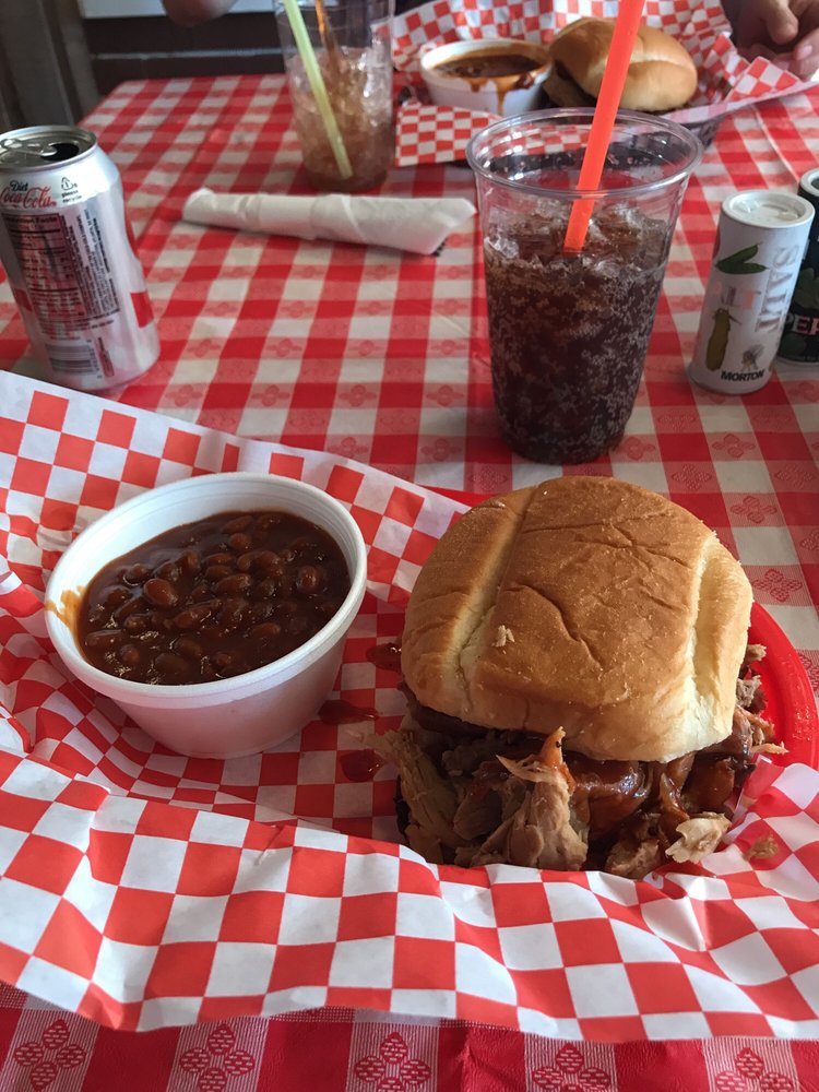 Flying Pig BBQ CLOSED 11 Photos & 22 Reviews Barbeque 7 N Front