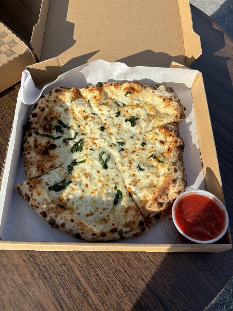 Engine 53 Pizza