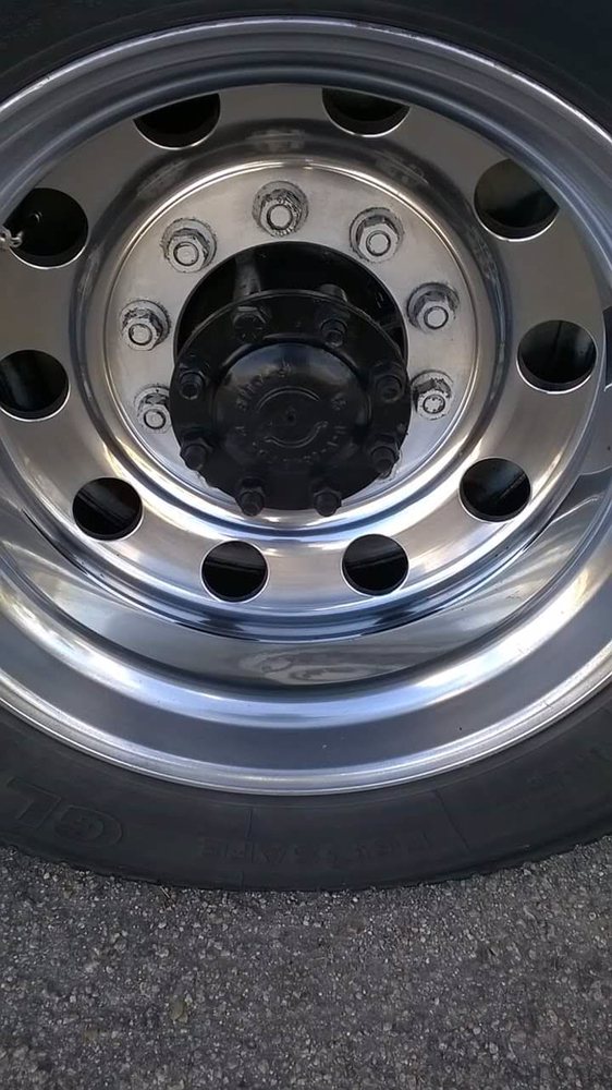 Body Lines Detailing and Pressure Cleaning