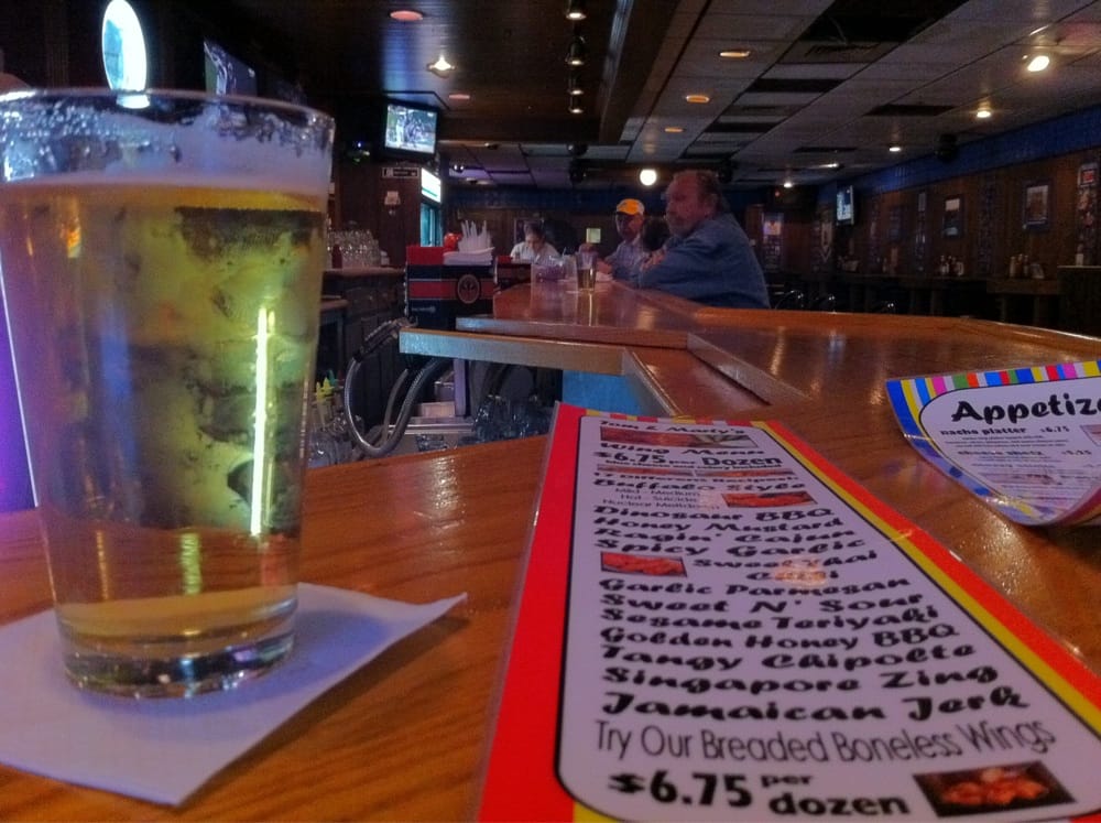 Tom & Marty's Town House Restaurant