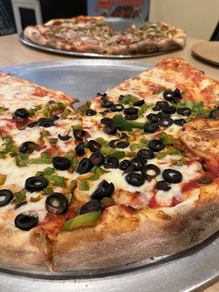Divino Pizzeria & Grille