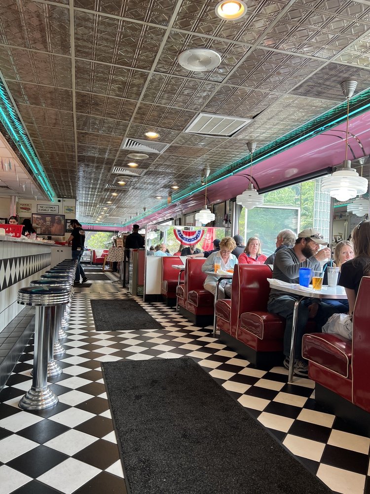 Troy's 105 Diner