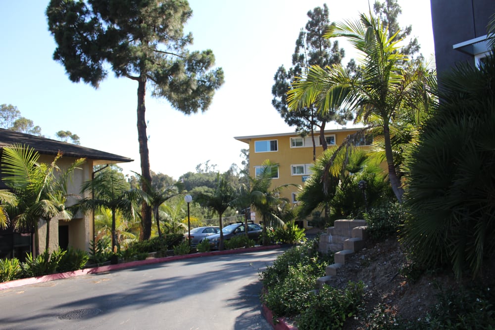 Beach City 24 Photos & 13 Reviews Apartments 831 Cliff Dr, Santa