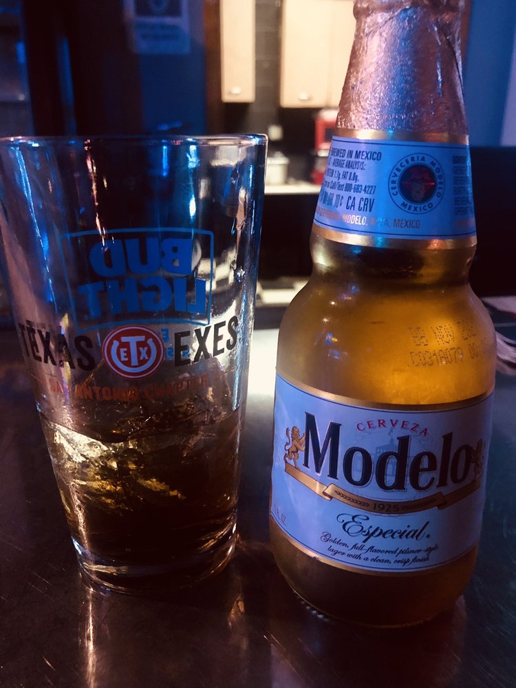 Bikinis Sports Bar