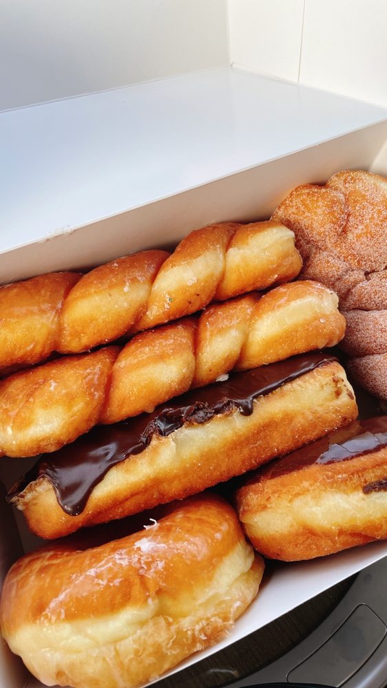 Baker's Dozen Donuts