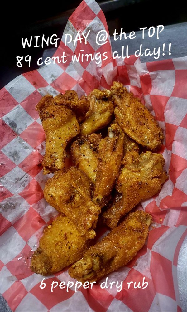 Silver Top Sports Bar & Grill Logo