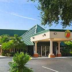Super 8 By Wyndham North Palm Beach 21 Photos Hotels 757 Us 1 Super 8 North Palm Beach