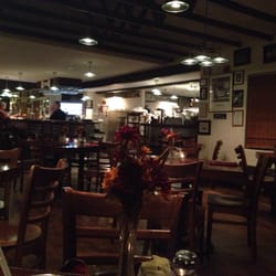 Gracie S Closed 18 Photos 68 Reviews American New Photo Of Gracie S Stowe Vt United States Dog Pictures Everywhere Warm
