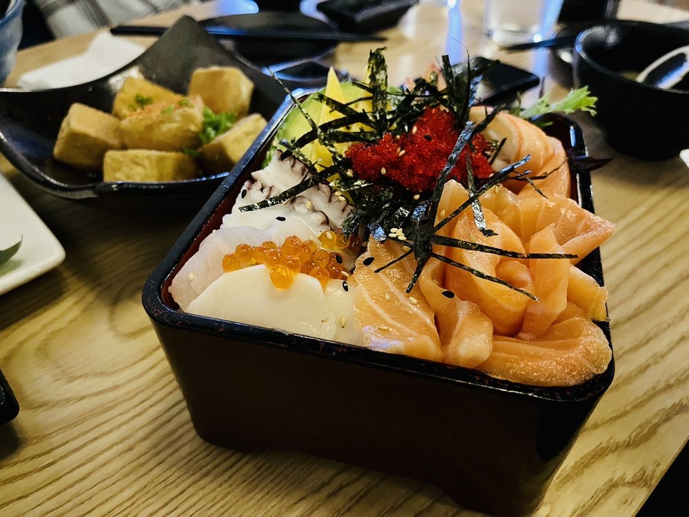 Taku Sushi & Ramen