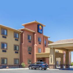 Comfort Inn Suites 26 Photos 16 Reviews Hotels 450 Photo Of Comfort Inn Suites Safford Az United States