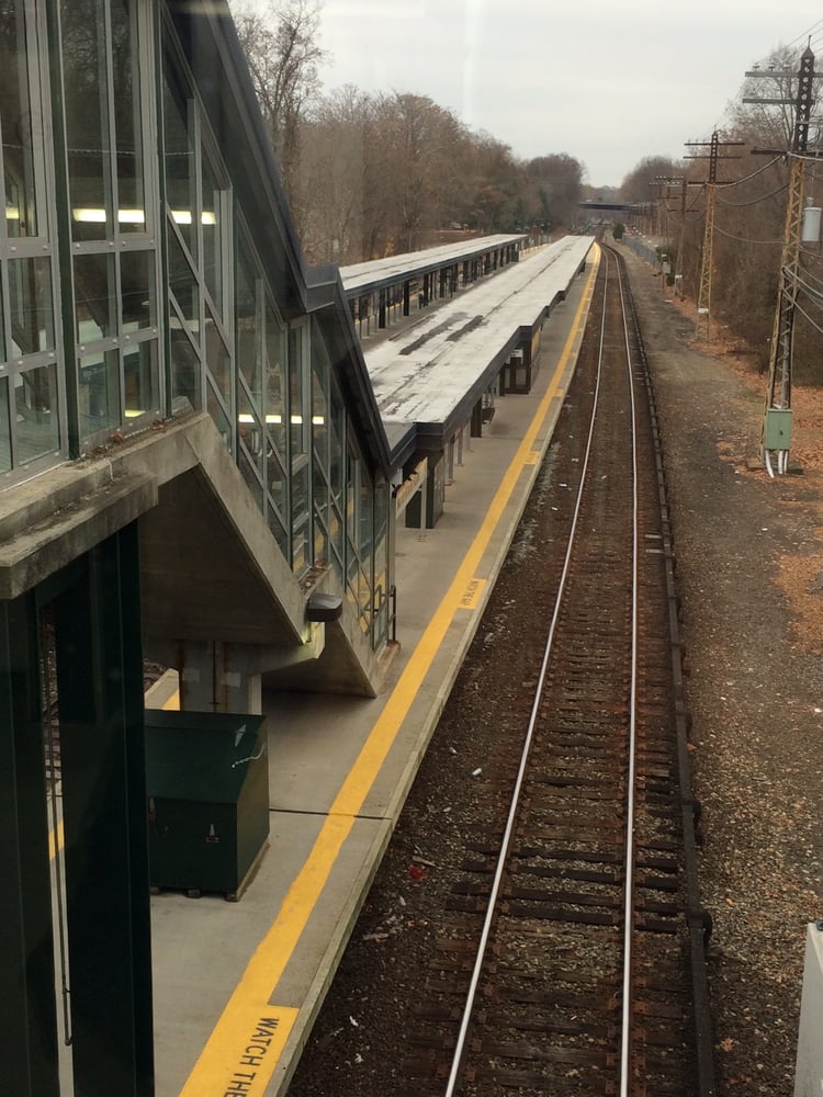 MTA Metro North White Plains Station Public Transportation 1 Haarlem Ave, White Plains, NY