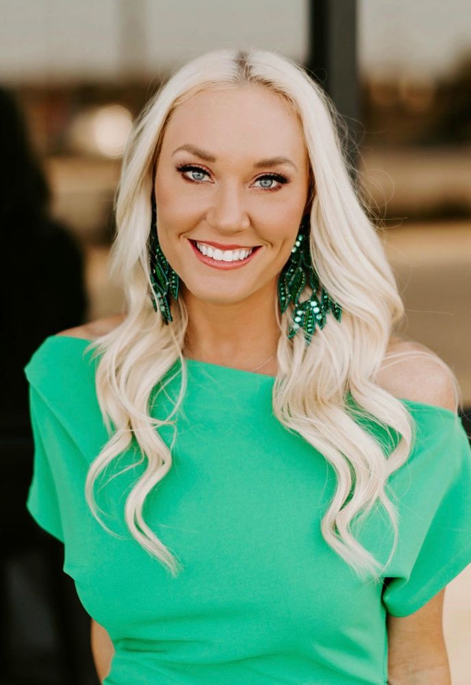 Amanda Cunningham  - Coldwell Banker Jim Stewart Realtors