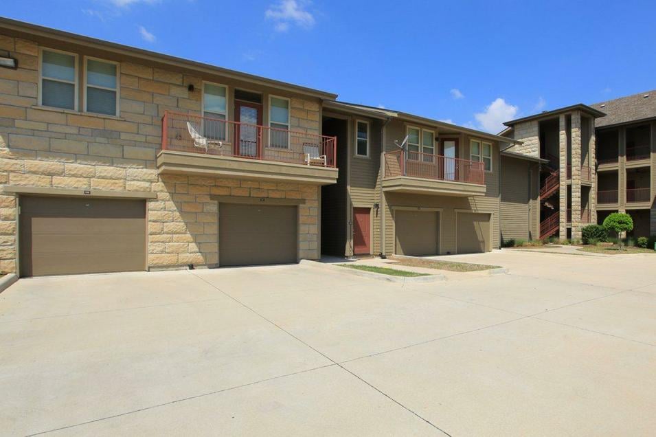 The Pradera Apartments