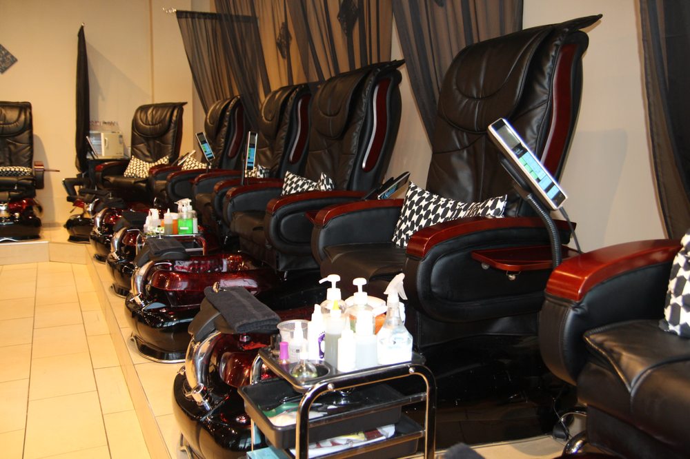 Vixen Nails Salon Spa - Mississauga