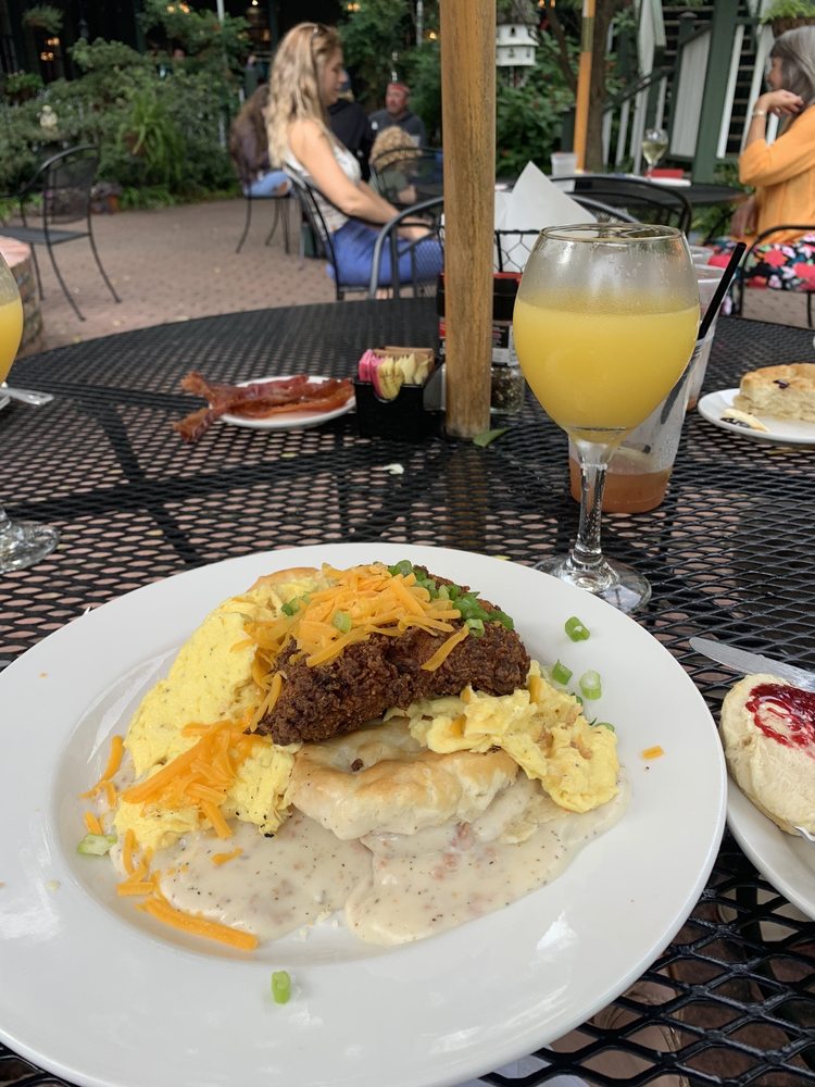 Leddy’s Porch at Florida House Inn