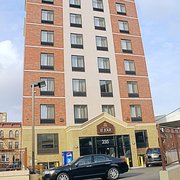 Hotel Le Jolie 29 Photos 71 Reviews Hotels 235 Meeker Ave Photo Of Hotel Le Jolie Brooklyn Ny United States