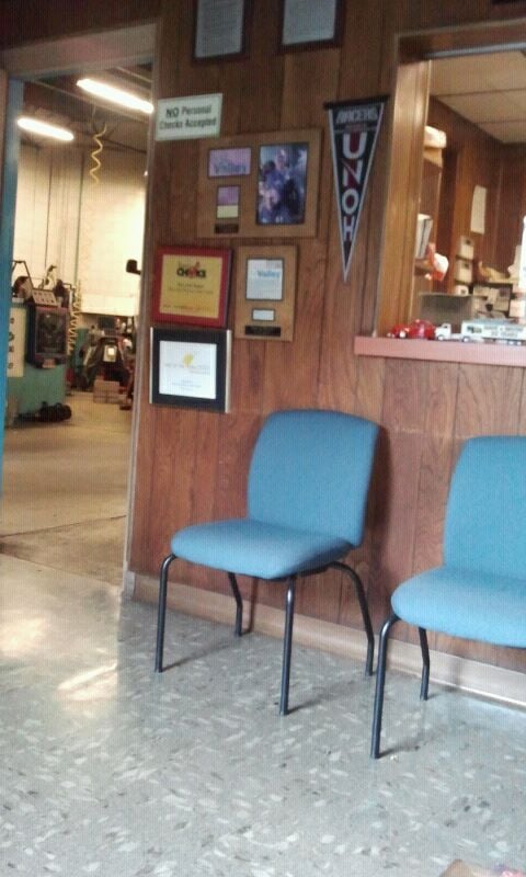 Dave & Wayne's Auto Center
