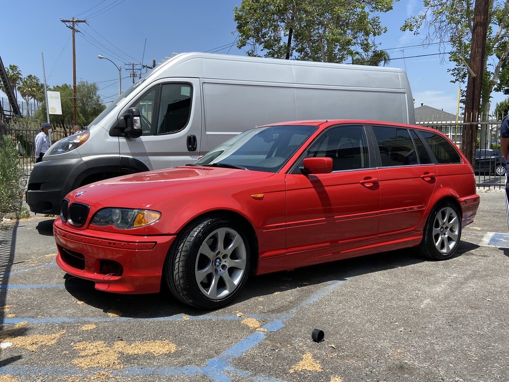 Maaco Auto Body Shop & Painting