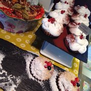 Photo of Honeycomb Bakery & Cafe - Dublin, Republic of Ireland. 4 cakes for €10