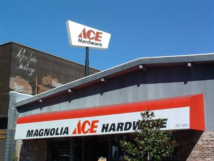Magnolia Ace Hardware 27 Reviews Hardware Stores 2420 32nd Ave W