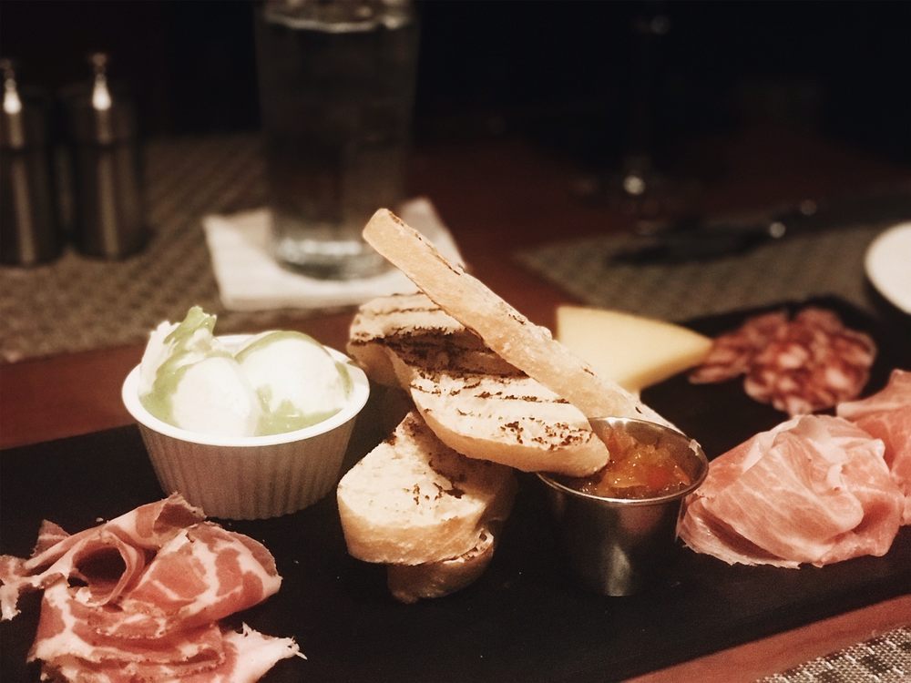 Augustino's Italian Eatery and Prime Steaks