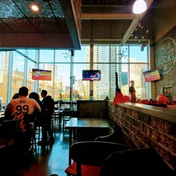Kinzie On The Rocks 12 Photos Wine Bars 370 N Desplaines St Photo Of Kinzie On The Rocks Chicago Il United States