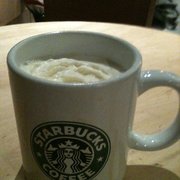 Starbucks － 都柏林, Co. Dublin, 愛爾蘭的相片。Vanilla latte and cream